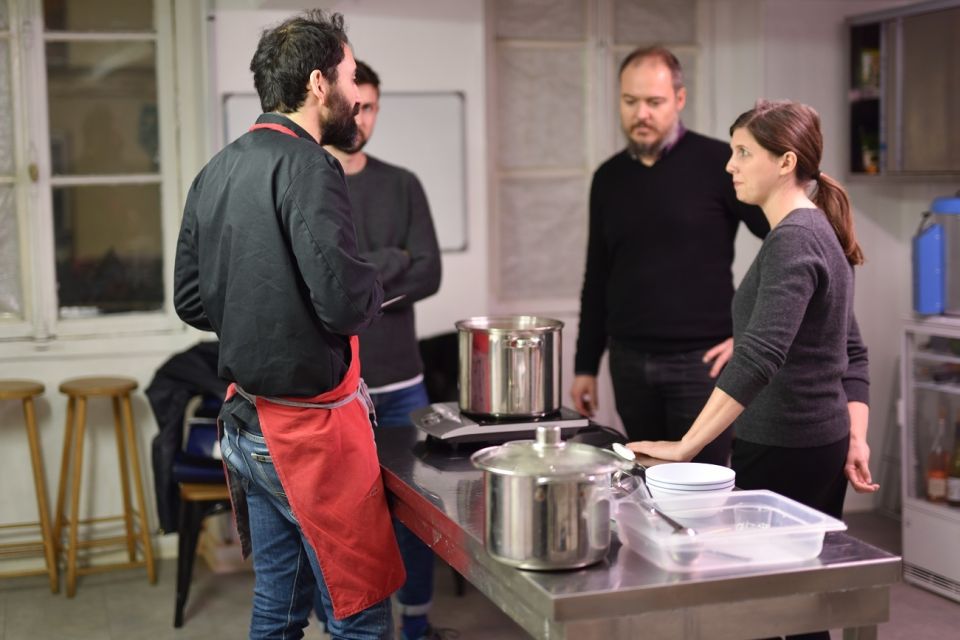 Paris: Butter and Cheesemaking Workshop - Getting there in Paris: meeting point, no pickup, and smart timing