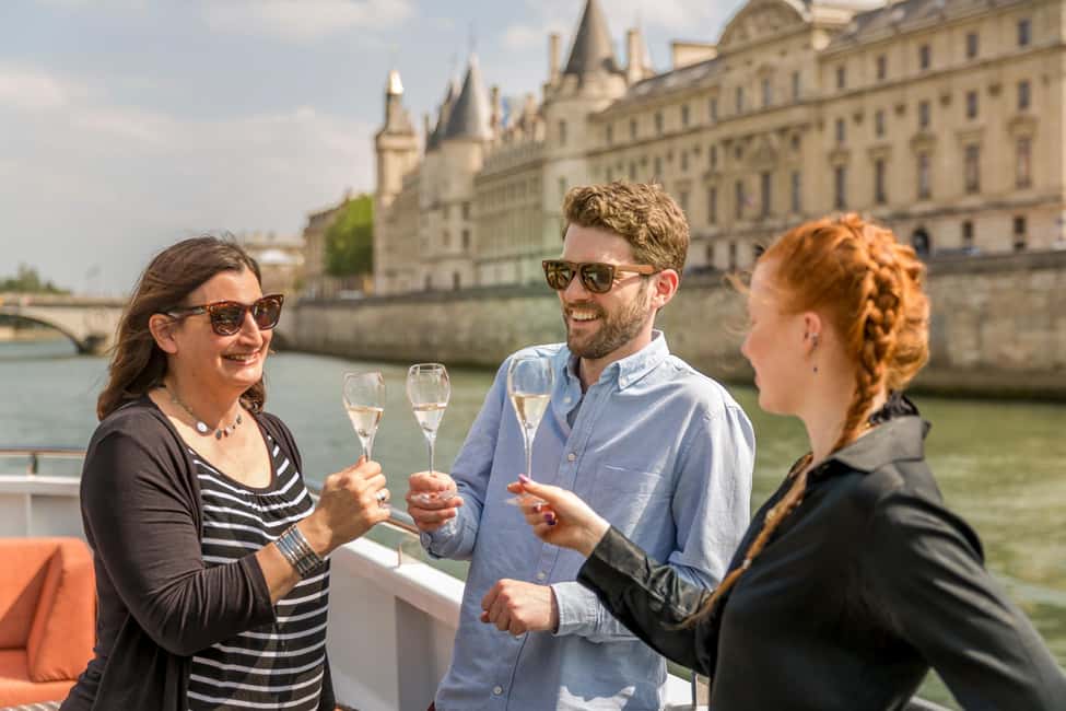Paris: Champagne Tasting Cruise Departure from Eiffel Tower - Getting on Board at Port de Suffren: The One Logistics Move That Saves Your Night