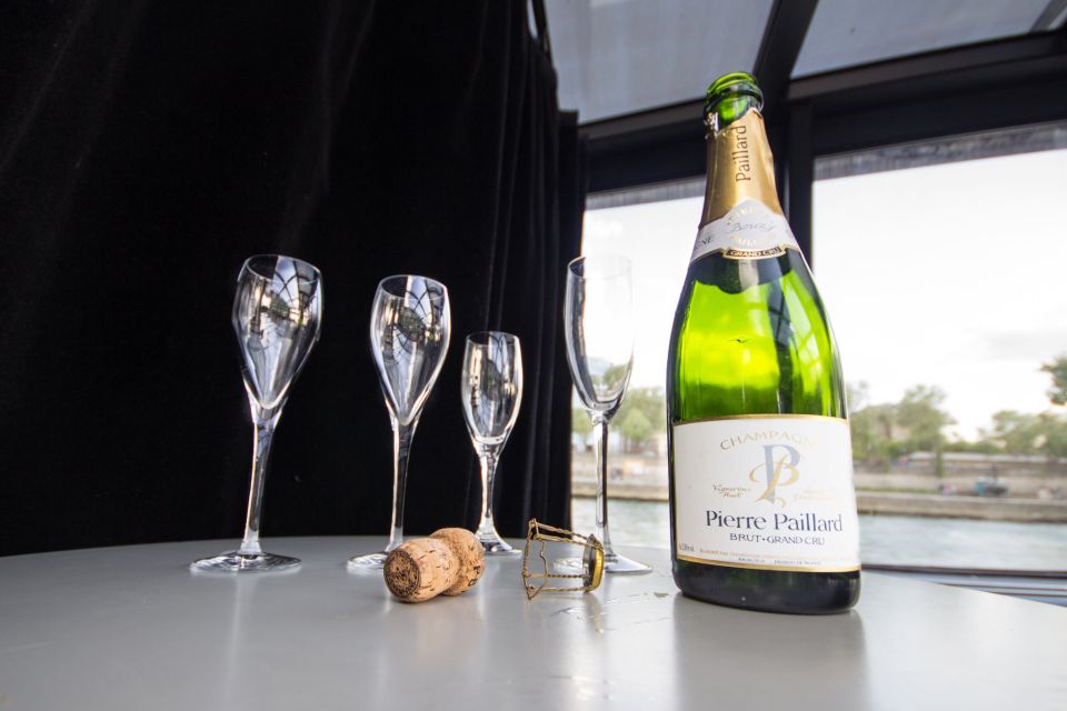 Paris: Champagne Tasting Cruise Departure from Eiffel Tower - The Sommelier Experience: Friendly Hosts and Real Explanations