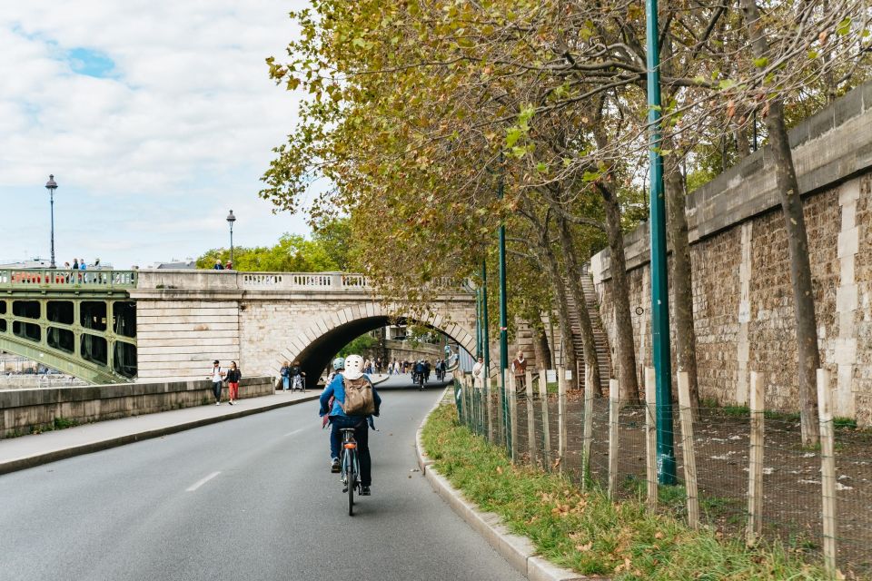 Paris: Charming Nooks and Crannies Bike Tour - Bikes, helmets, and what safety really looks like in practice