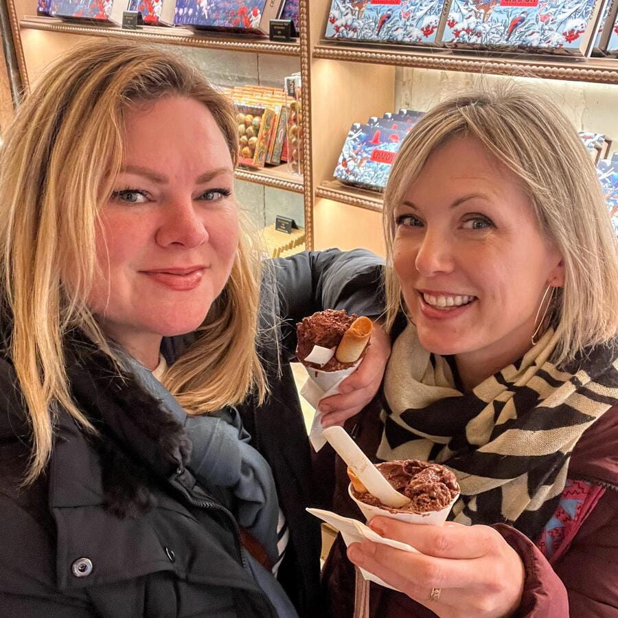 Paris: Chocolate & Patisserie Walking Tour with Tastings - Debauve & Gallais: Classic Chocolate With Big Paris Cred