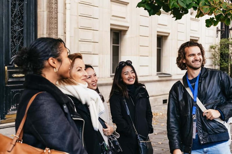 Paris: Chocolate & Patisserie Walking Tour with Tastings - Café de Flore Stop: Macarons, Baked Goods, and a Real Pause