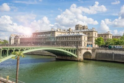 Paris: City Center Group Tour in German - Meeting at 7 Rue Meyerbeer and Finding Your Guide