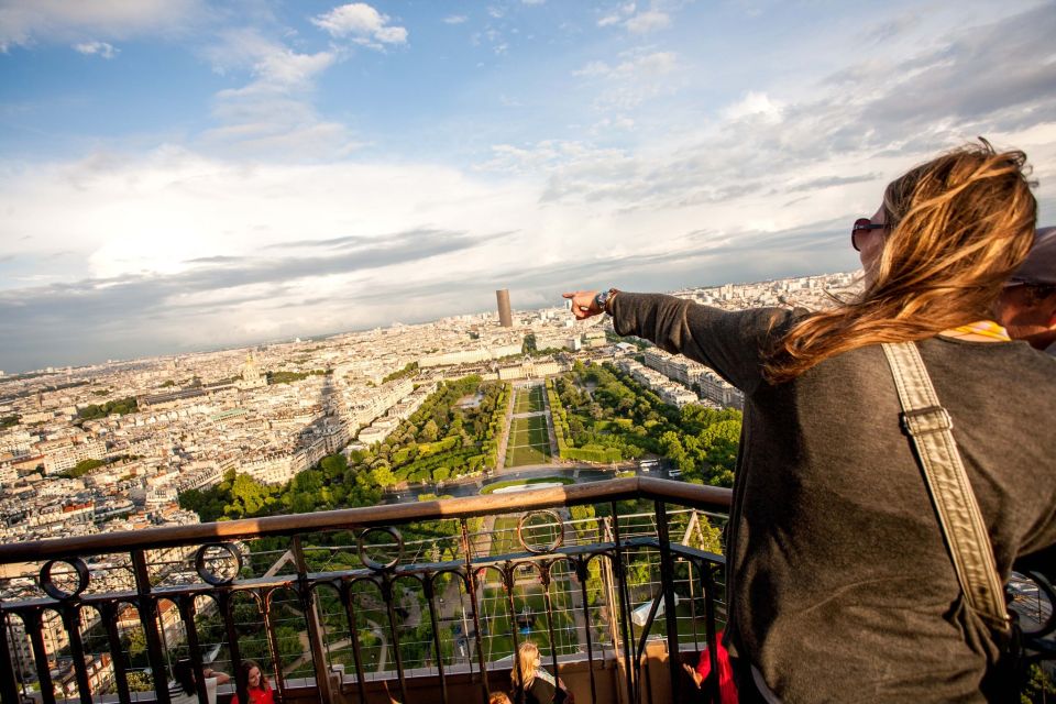 Paris: City Tour by Bus with Eiffel Tower & Optional Summit - Eiffel Tower Time: 2nd Floor Views vs. the Optional Summit