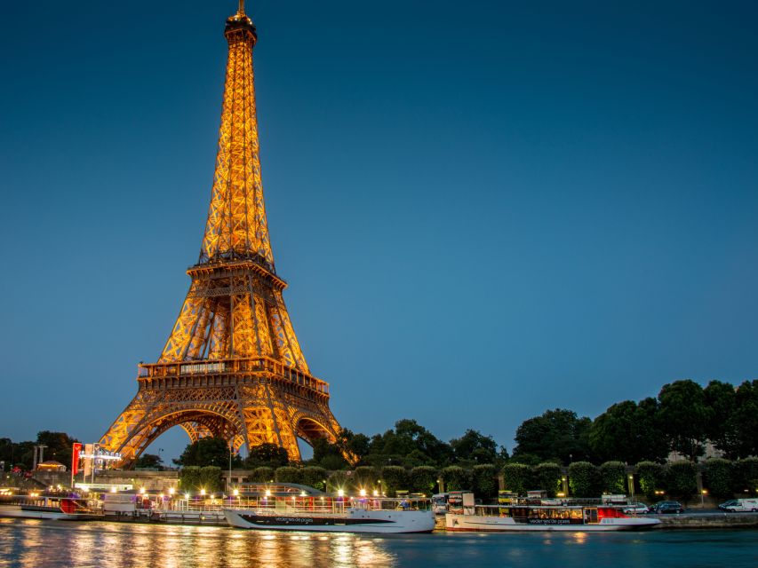 Paris: City Tour by Bus with Eiffel Tower & Optional Summit - Comfort and Practicalities: Snacks, Headsets, and Lines