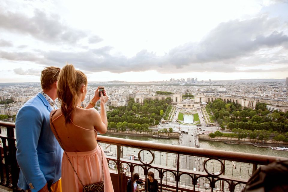 Paris: City Tour by Bus with Eiffel Tower & Optional Summit - Who Should Book This Night Bus and Eiffel Tower Tour