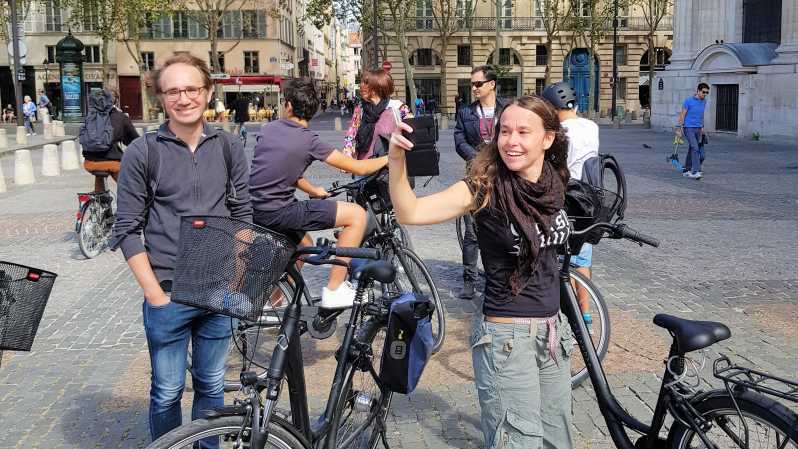 Paris: City Treasures Bike Tour - Bike Setup and Safety: Why Paris Feels Manageable on Two Wheels