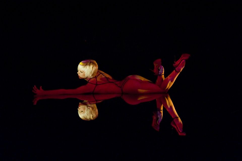 Paris: Crazy Horse Cabaret Show - Is it worth the $140 price tag?