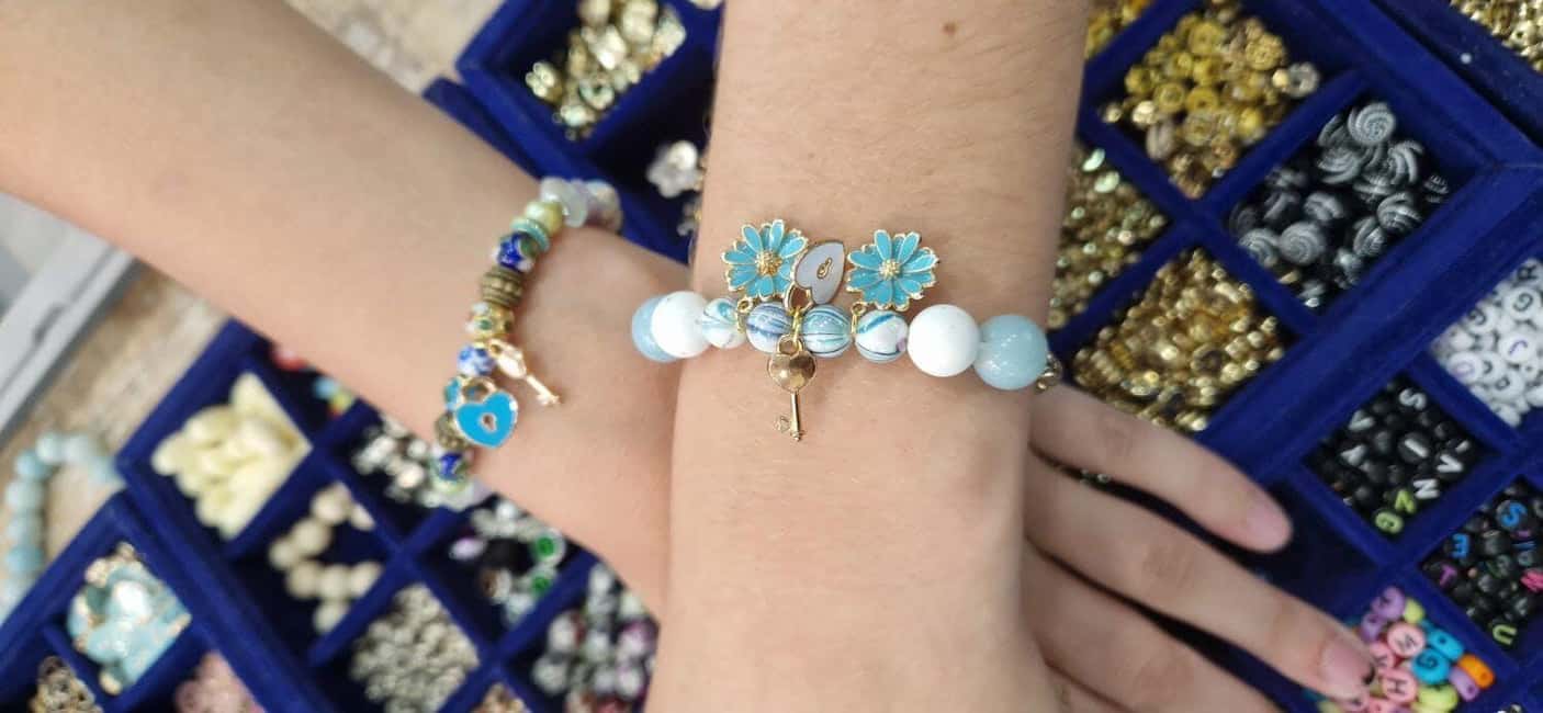 Paris: Custom Souvenir Bracelet Workshop - The one-hour flow: what happens from start to finish