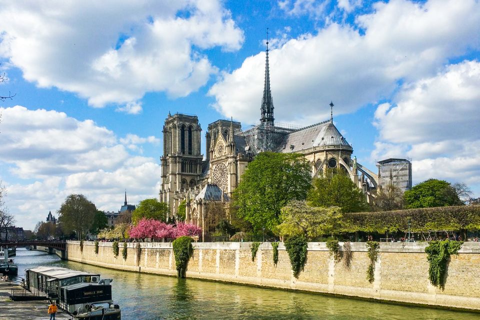 Paris: Day or Sunset Cruise with Drink, Ice Cream or Dessert - Eiffel Tower Timing: Daylight vs Sunset vs Evening Lights