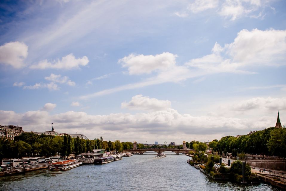 Paris: E-bike tour - Monumental and Hidden Paris - Luxembourg Gardens to the Pantheon: easy riding into student Paris