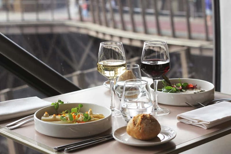 Paris: Early Dinner at Madame Brasserie in the Eiffel Tower - The drinks package: what’s included (and how to plan your evening)