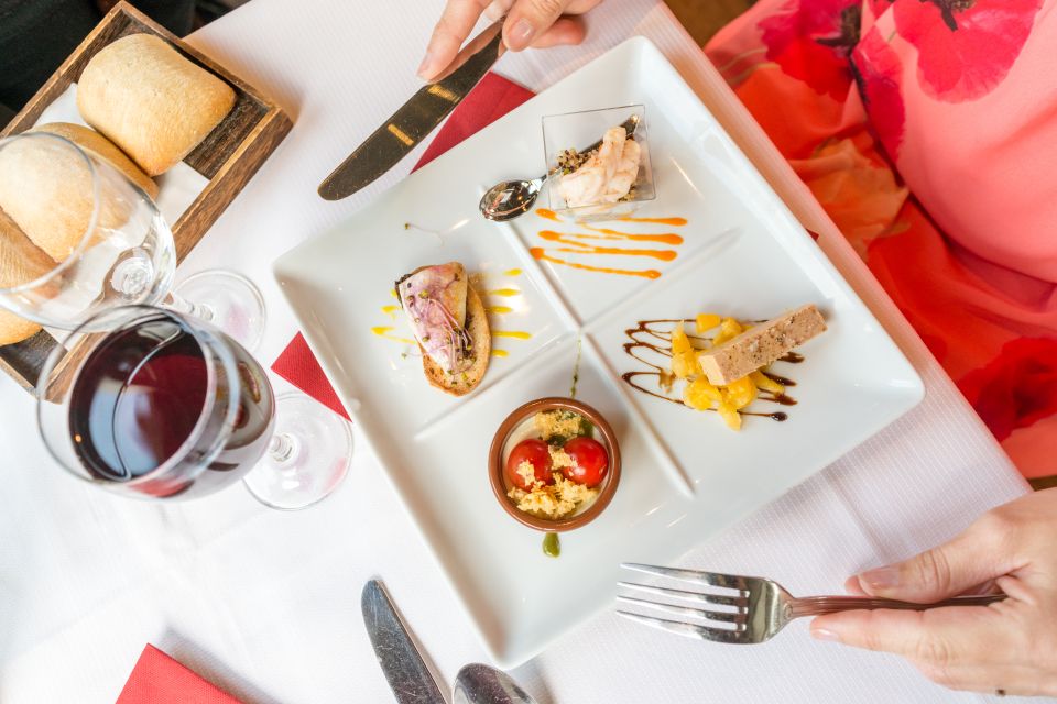 Paris: Early Evening Dinner Cruise on the River Seine - How to Choose Your Table for the Best Sights