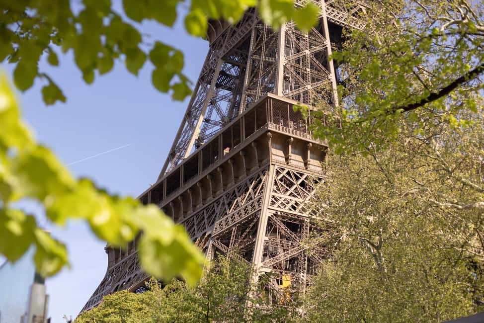 Paris: Eiffel Tower Dining, Gustave Menu at Madame Brasserie - Getting to the Eiffel Tower dining room fast: what that express setup really means