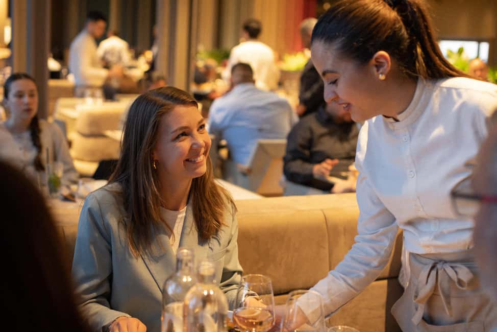 Paris: Eiffel Tower Dining, Gustave Menu at Madame Brasserie - Madame Brasserie at Cœur Brasserie: views and atmosphere before your first course