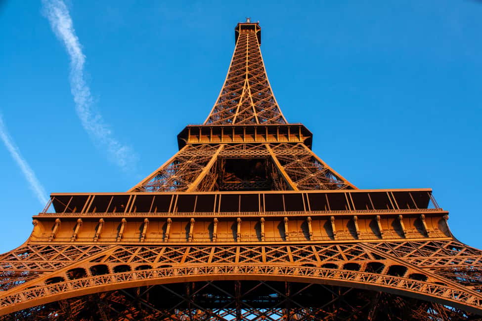 Paris: Eiffel Tower Fully Guided Tour with Summit Option - Key Points Worth Your Time
