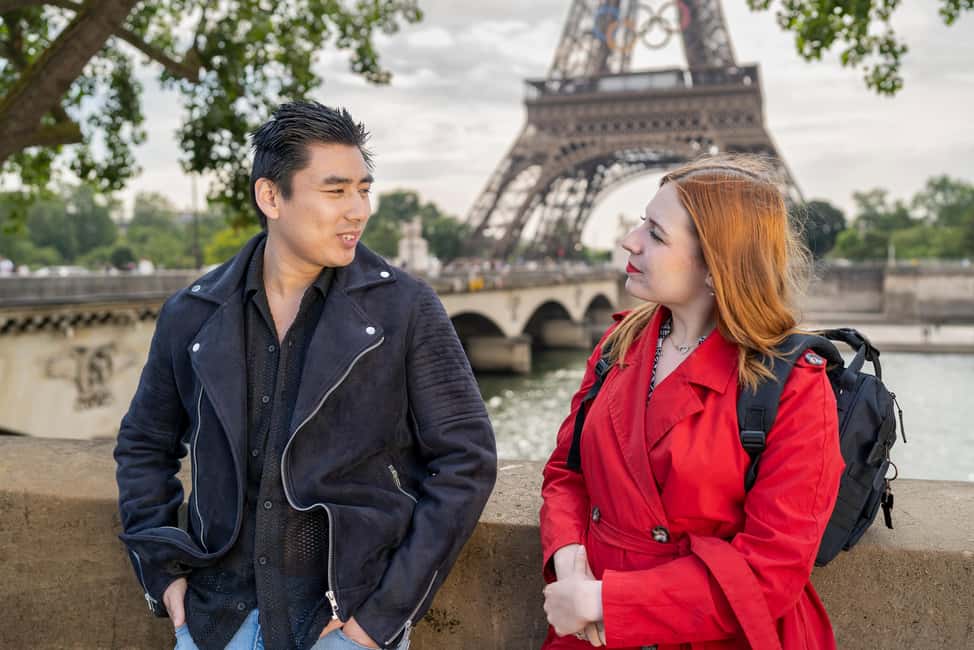 Paris: Eiffel Tower Guided Tour with Summit Access - The guide factor: stories, crowd control, and why headsets help