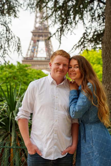 Paris: Eiffel Tower Photoshoot with a Professional - Eiffel Tower Photoshoot: What You’re Really Buying
