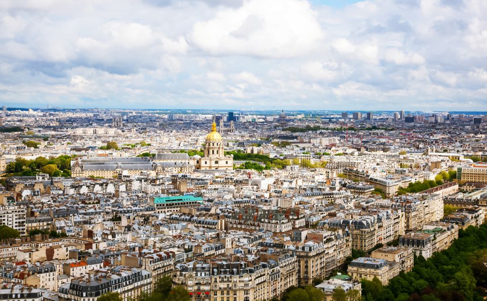 Paris: Eiffel Tower Stairs Climb to Level 2 & Summit Option - Finding the meeting point and starting on the right foot