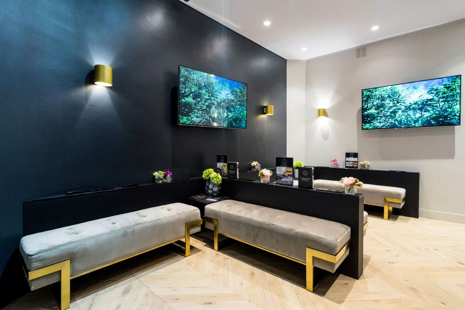 Paris: Eiffel Tower Summit or Second Floor Access - Meeting at Paris Lounge: get oriented fast (without wandering)