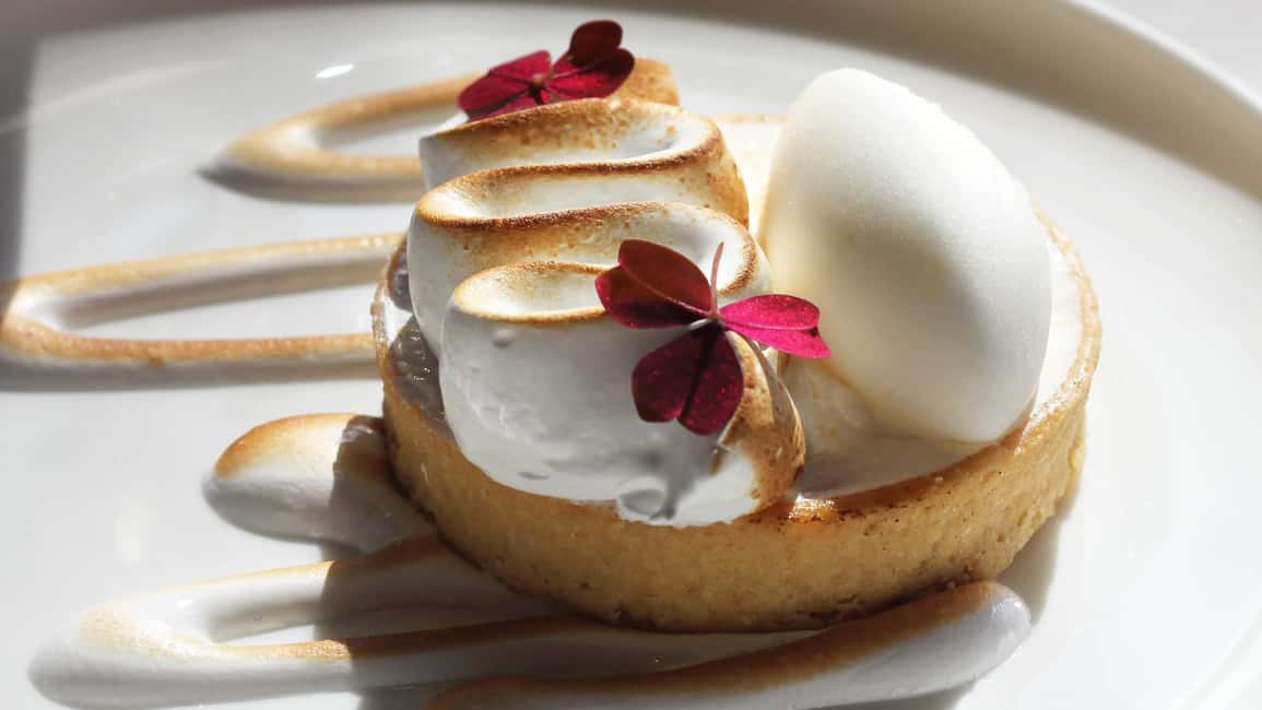 Paris: Elegant Dinner with Drinks in the Eiffel Tower - Price and Value: Is $152 Worth It?