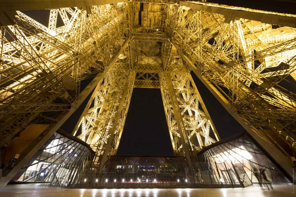 Paris: Elegant Dinner with Drinks in the Eiffel Tower - Practical Notes: Dress Code, Non-Smoking, and What to Bring