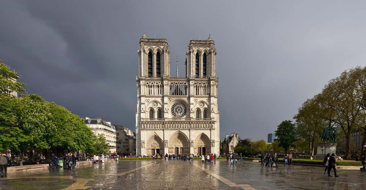 Paris: Eternal Notre-Dame VR Experience Ticket - After VR: how to keep the story going on the street