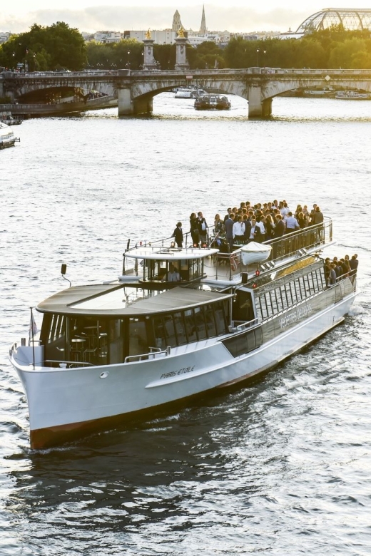 Paris: Evening River Cruise with Music - Who should book this electric Seine cruise (and who shouldn’t)