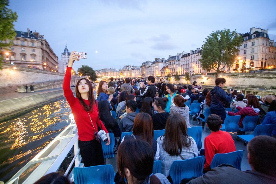 Paris Evening Snapshot Bike Tour - Who this night bike tour suits best