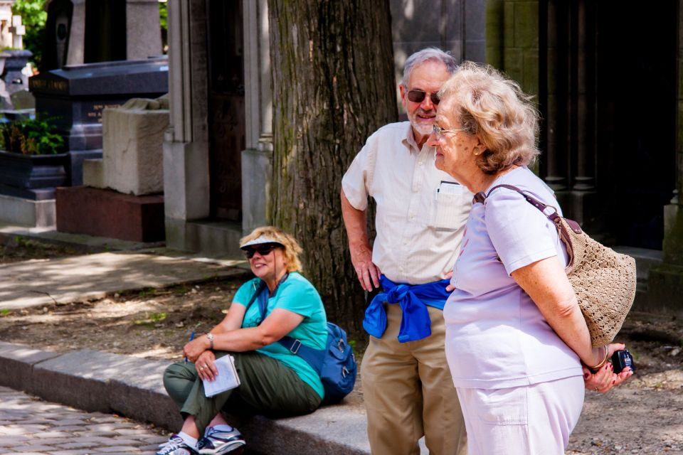 Paris: Famous Graves of Pere Lachaise Cemetery Guided Tour - Oscar Wilde’s lipstick, Chopin’s mood, and the stories you can feel