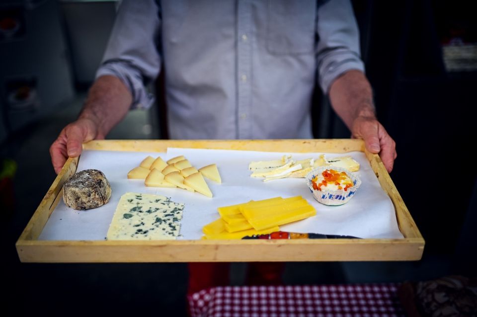 Paris: Food Tour in Le Marais with Tastings - St Paul Metro Start: How to Find Your Guide Fast