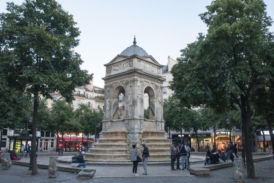 Paris: Ghosts, Legends & Mysteries Evening Walking Tour - Conciergerie: Marie Antoinette’s Imprisonment Comes Into Focus