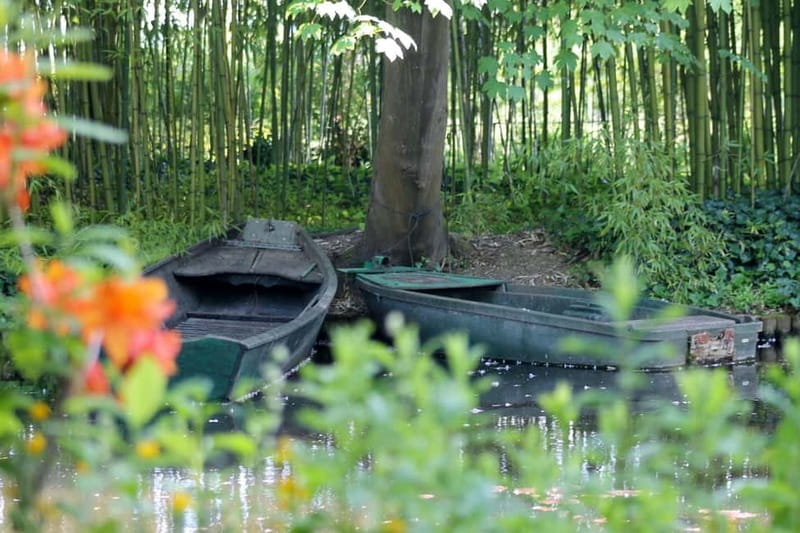 Paris: Giverny Gardens Day Trip with Professional Tour Guide - Why Giverny feels like more than a day trip
