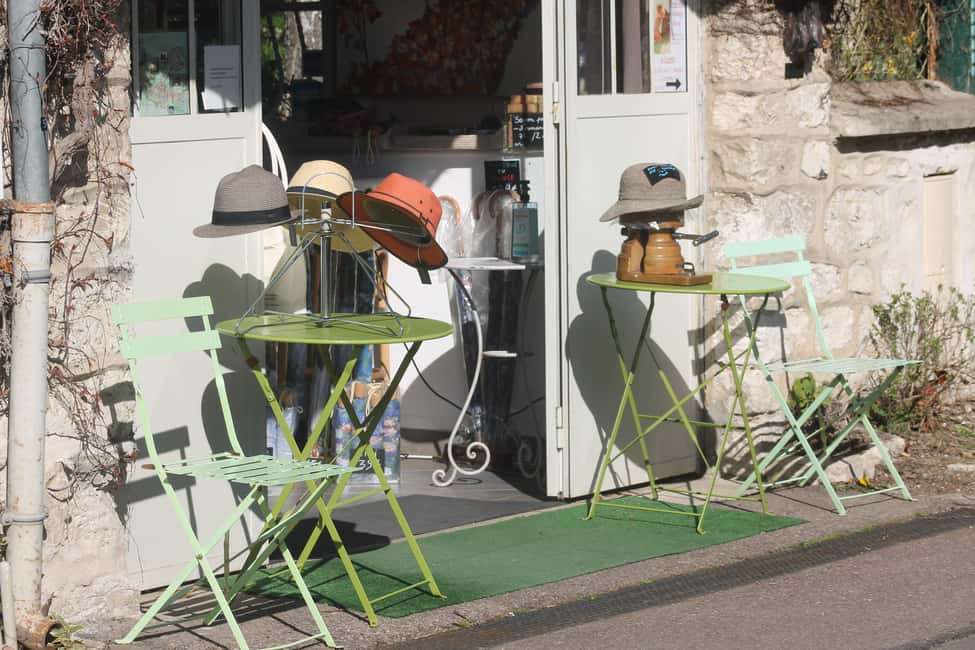 Paris: Giverny Gardens Day Trip with Professional Tour Guide - The Paris pickup that keeps your day on track