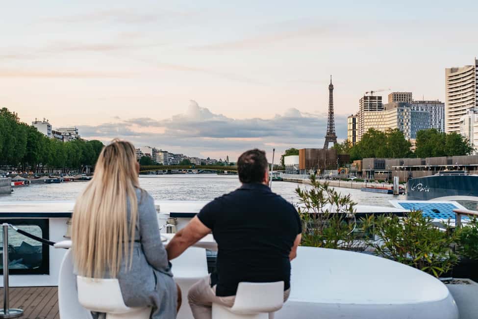 Paris: Gourmet Dinner Cruise on Seine River with Live Music - Your 3-course dinner menu: what to expect (and where it may not fit everyone)