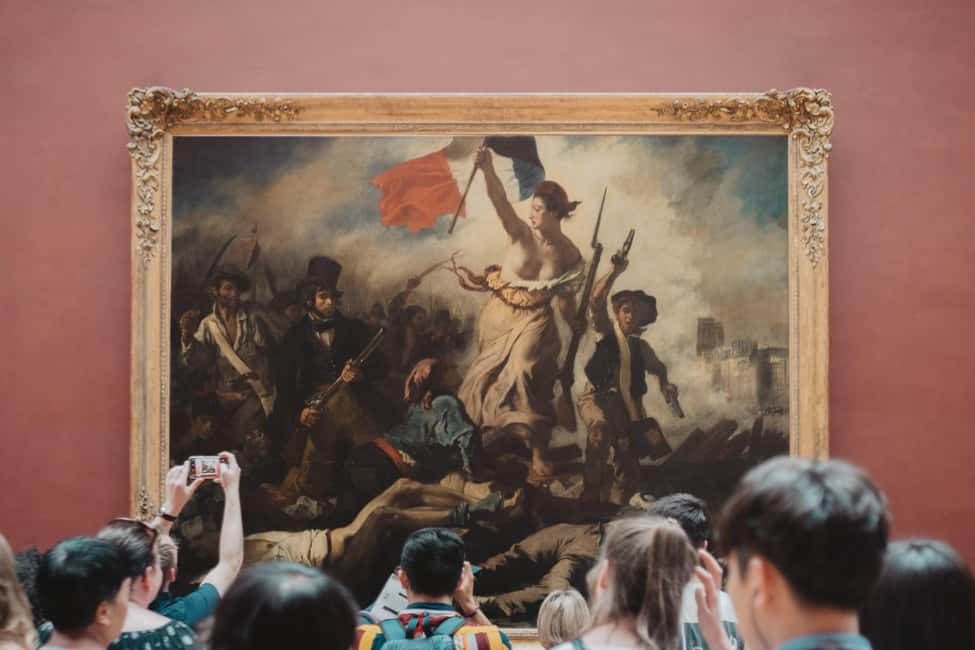 Paris: Gourmet Food Tour & Louvre Museums Guided Tour - Brioche finale before the Louvre shift