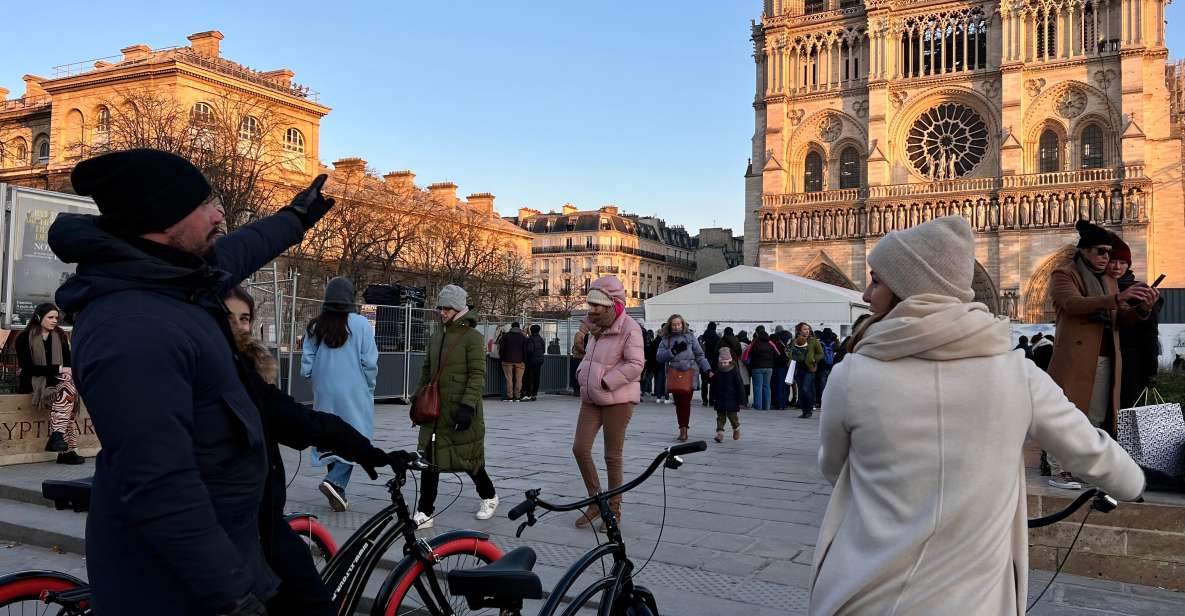 Paris: Guided City Highlights Bike Tour - Safety briefing + Dutch bikes: the part that makes families relax