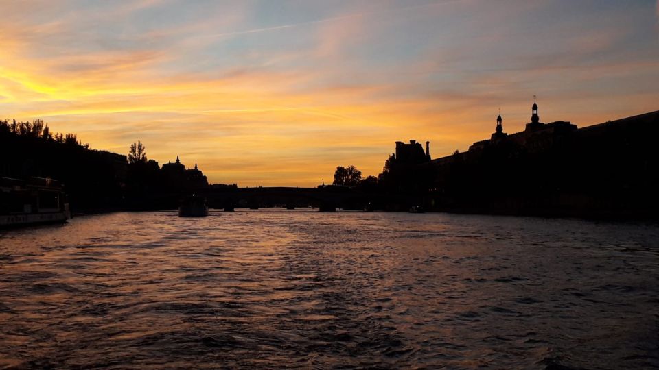 Paris: Happy Hour Evening Cruise on the Seine River - Deck Strategy: Where to Sit for Views and Photos