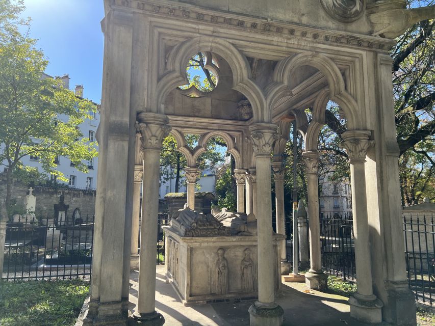 Paris: Haunted Père Lachaise Cemetery Guided Tour - Key highlights that make this walk worth it