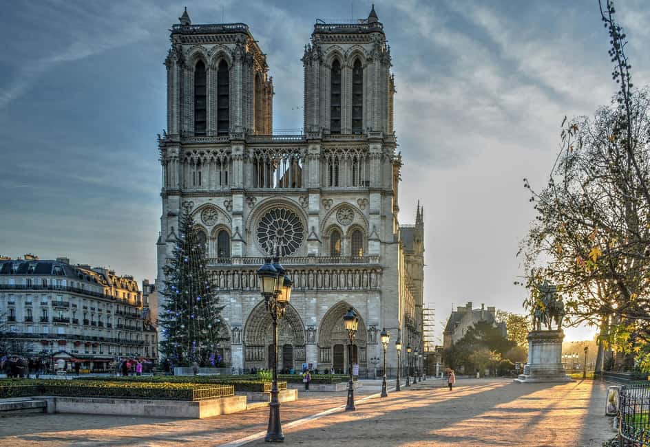 Paris Highlights Full Day Tour - Going Underground: The Archeological Crypt Beneath Notre Dame
