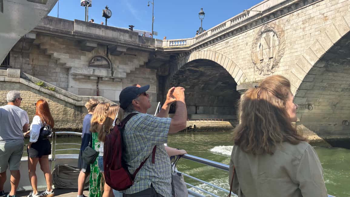 Paris: Hop-On Hop-Off Seine Cruise Pass with 9 Stops - Stop-by-stop: building your perfect Seine day