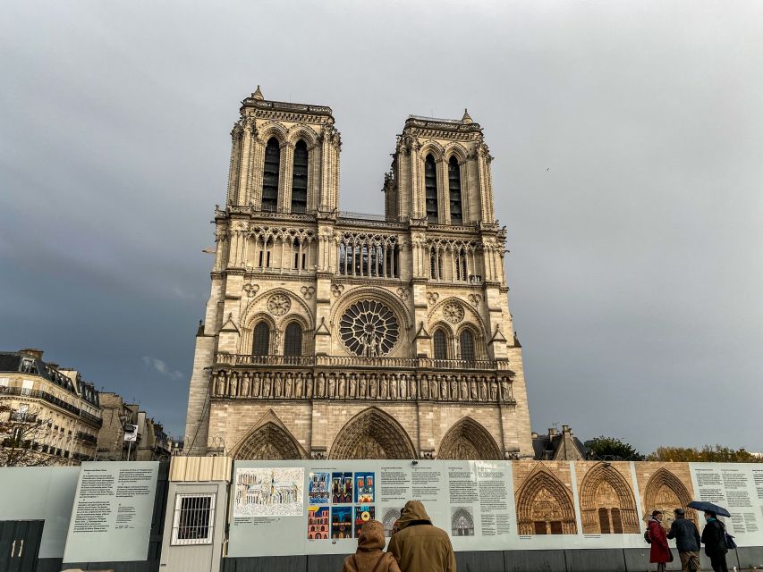 Paris: Île de la Cité and Notre-Dame Walking Tour With Crypt - Practical tips to make the walk smoother