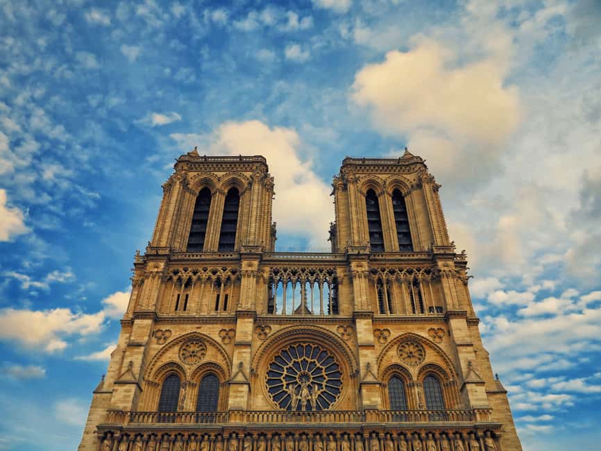 Paris: Île de la Cité and Notre-Dame Walking Tour With Crypt - Tour de l’Horloge and Conciergerie: the clock secret and the people behind it