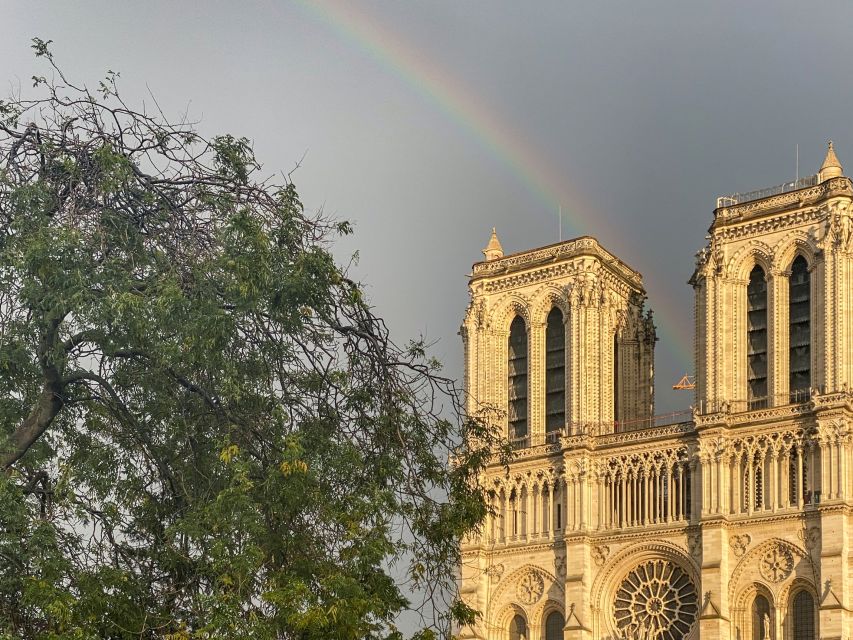 Paris: Île de la Cité and Notre-Dame Walking Tour With Crypt - The Archaeological Crypt after the tour: old Paris under Notre-Dame