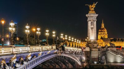 Paris: Illuminated Evening River Cruise & Waffle Tasting - Where You Start: Bateaux Parisiens and the Eiffel Tower Access Point