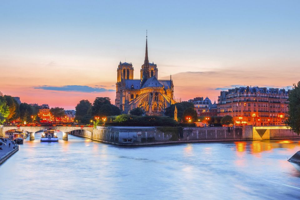 Paris: Illuminations River Cruise with Audio Commentary - Timing Tips: Day, Sunset, and the Illuminations Schedule