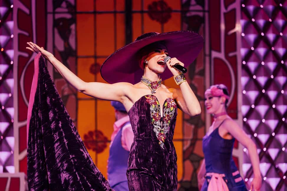 Paris: La Nouvelle Eve Cabaret Show with Champagne - Is it good value at about $116 a person?