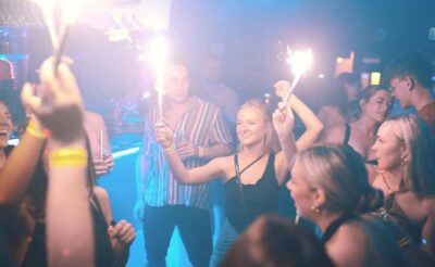 Paris: Latin Quarter Guided Pub Crawl to Bars and Clubs - Rue de la Huchette to Panthéon: How the 4 Hours Actually Unfold