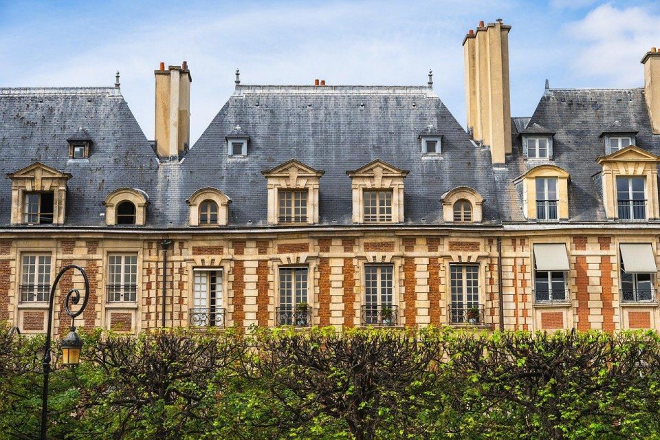 Paris: Le Marais Highlights Guided Small Group Walking Tour - Why Le Marais still feels old-school Paris