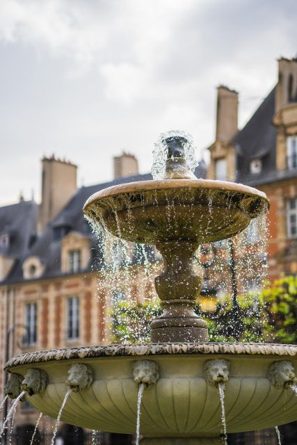 Paris: Le Marais Highlights Guided Small Group Walking Tour - Rue des Rosiers: the Jewish quarter feeling, with time to browse